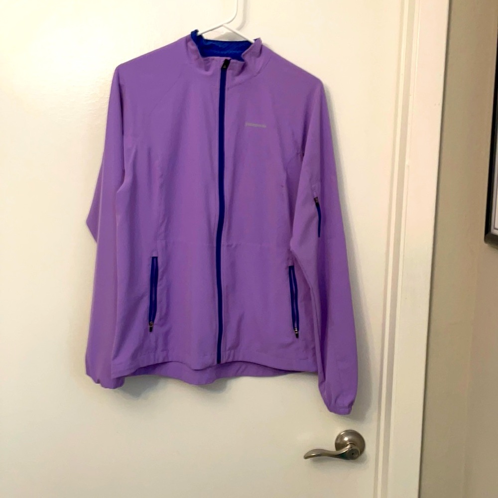 Patagonia light weight wind breaker jacket
